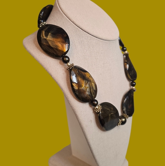 Chunky Lightweight Tortoise Shell Beaded Necklace - Picture 4 of 6